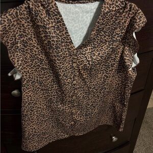 Chic Leopard Print V-Neck Blouse